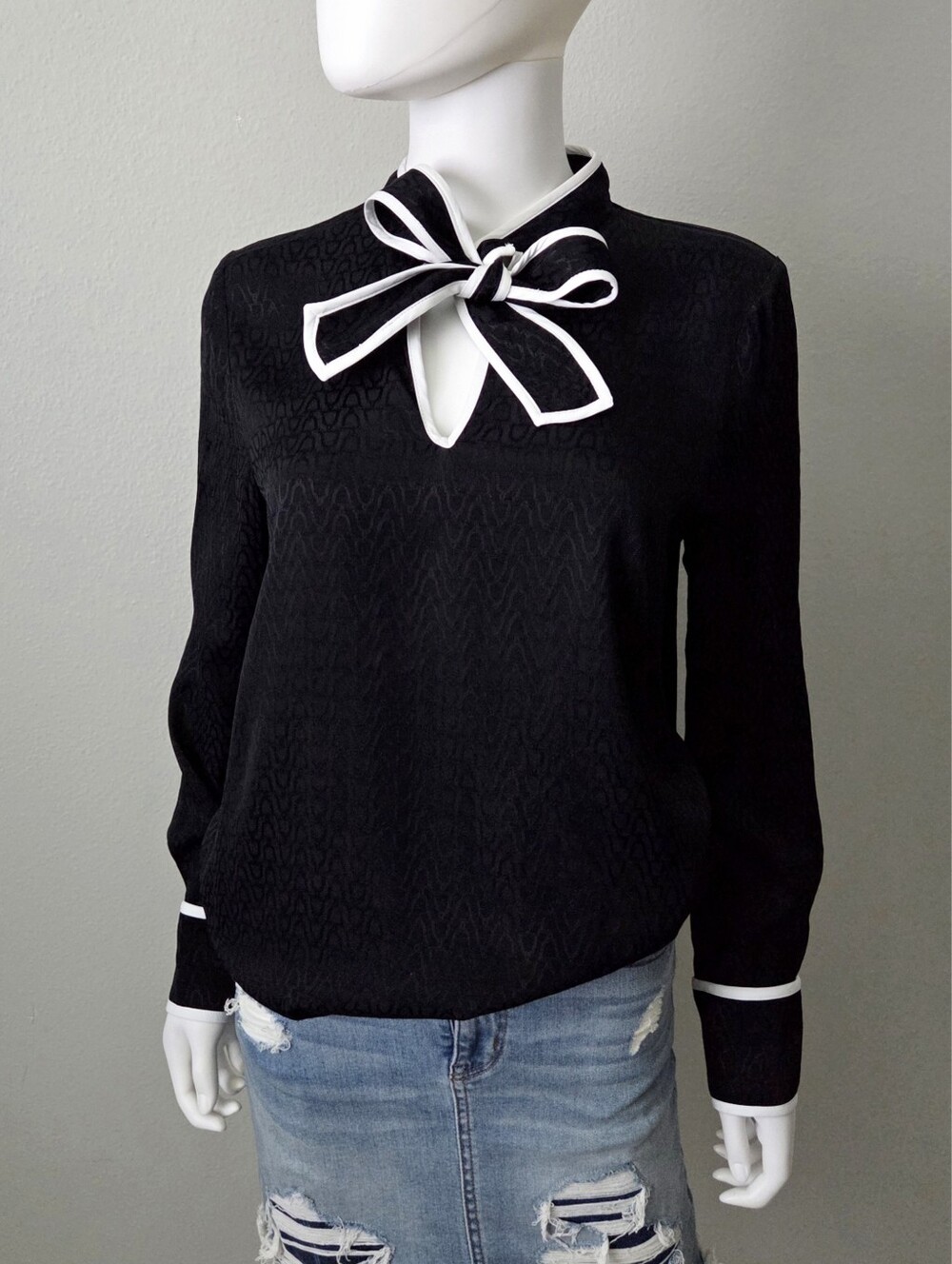 Pearl By Lela Rose Black Long-Sleeve Tie-Neck Blouse, White Trim, Loose Fit Sz S